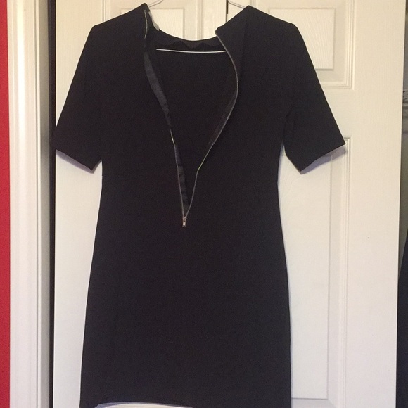 Black H&M dress with zipper on the back. Size 6 - Picture 3 of 3